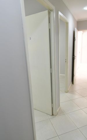 Casa à venda com 223m², 6 quartos e 3 vagasSala
