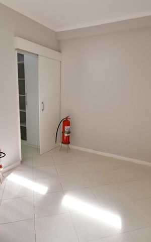 Casa à venda com 223m², 6 quartos e 3 vagasQuarto 5 - Suíte