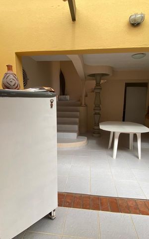 Casa para alugar com 2550m², 3 quartos e 4 vagas Casa para alugar com 2550m², 3 quartos e 4 vagasÁrea externa