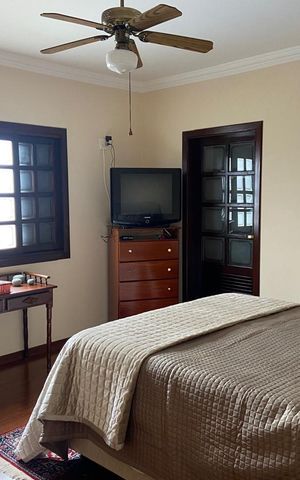 Casa para alugar com 2550m², 3 quartos e 4 vagas Casa para alugar com 2550m², 3 quartos e 4 vagasQuarto