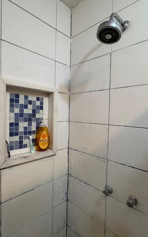 Casa de condomínio à venda com 400m², 6 quartos e 1 vaga Casa de condomínio à venda com 400m², 6 quartos e 1 vagaBanheiro Suítes Canadenses