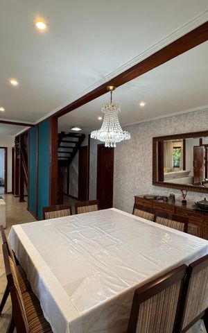 Casa de condomínio à venda com 400m², 6 quartos e 1 vaga Casa de condomínio à venda com 400m², 6 quartos e 1 vagaSala
