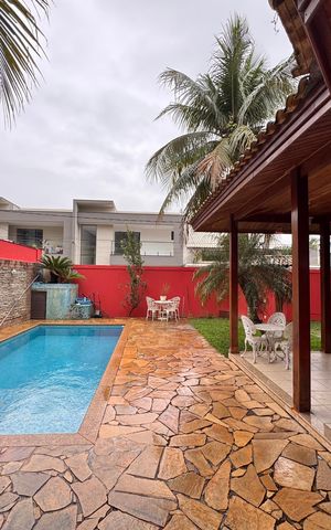 Casa de condomínio à venda com 400m², 6 quartos e 1 vaga Casa de condomínio à venda com 400m², 6 quartos e 1 vagaÁrea externa