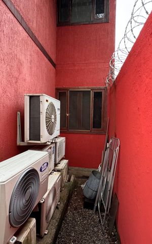 Casa de condomínio à venda com 400m², 6 quartos e 1 vaga Casa de condomínio à venda com 400m², 6 quartos e 1 vagaÁrea externa