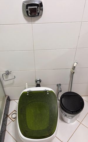 Casa de condomínio à venda com 400m², 6 quartos e 1 vaga Casa de condomínio à venda com 400m², 6 quartos e 1 vagaSuíte 4 - Banheiro