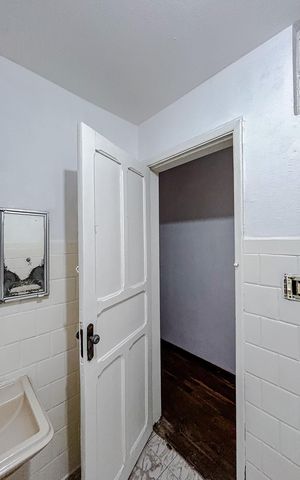 Casa à venda com 160m², 4 quartos e sem vagaBanheiro social - Casa 2