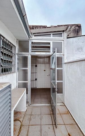 Casa à venda com 160m², 4 quartos e sem vagaÁrea externa
