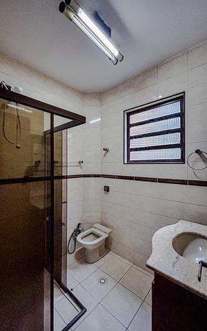 Casa à venda com 160m², 4 quartos e sem vagaBanheiro social