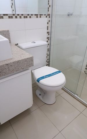 Casa de condomínio para alugar com 130m², 3 quartos e 2 vagasBanheiro Social