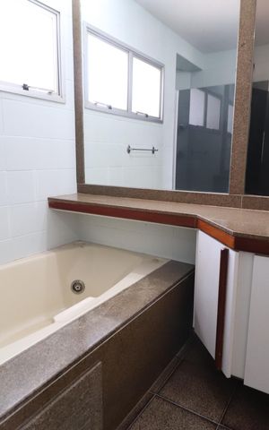 Apartamento para alugar com 160m², 4 quartos e 4 vagasBanheiro do Quarto 2