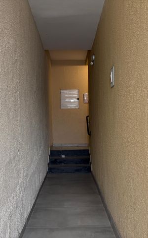 Apartamento para alugar com 60m², 1 quarto e sem vagaEscada