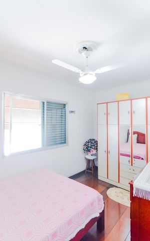 Casa à venda com 225m², 4 quartos e 7 vagasQuarto 2 