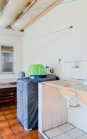 Casa à venda com 225m², 4 quartos e 7 vagasÁrea de Serviço