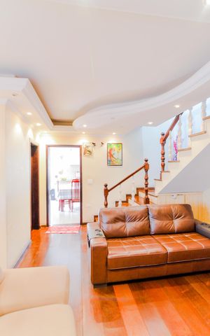 Casa à venda com 225m², 4 quartos e 7 vagasSala 