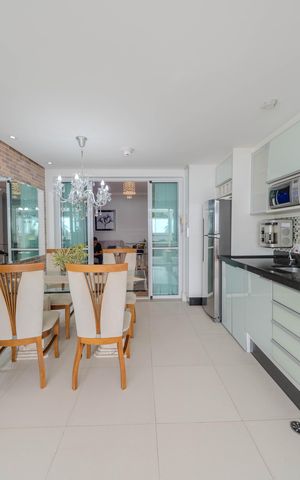 Apartamento à venda com 121m², 2 quartos e 2 vagas Apartamento à venda com 121m², 2 quartos e 2 vagasCozinha