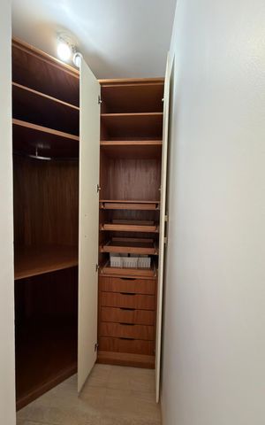 Apartamento para alugar com 120m², 1 quarto e 1 vaga Apartamento para alugar com 120m², 1 quarto e 1 vagaSuíte Closet