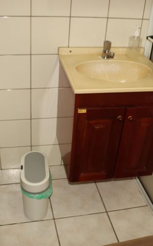 Casa à venda com 250m², 4 quartos e 4 vagasBanheiro social