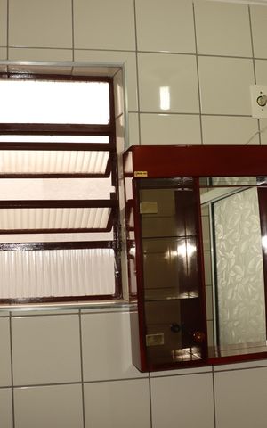 Casa à venda com 250m², 4 quartos e 4 vagasBanheiro social