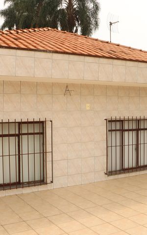 Casa à venda com 250m², 4 quartos e 4 vagasÁrea externa