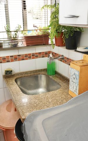 Apartamento à venda com 83m², 3 quartos e 2 vagas Apartamento à venda com 83m², 3 quartos e 2 vagasCozinha e Área de Serviço