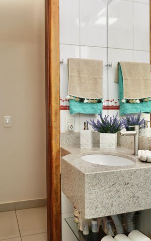 Apartamento à venda com 83m², 3 quartos e 2 vagas Apartamento à venda com 83m², 3 quartos e 2 vagasBanheiro Social