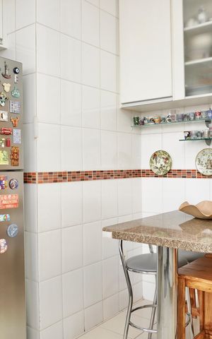 Apartamento à venda com 83m², 3 quartos e 2 vagas Apartamento à venda com 83m², 3 quartos e 2 vagasCozinha e Área de Serviço