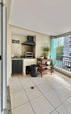 Apartamento à venda com 126m², 3 quartos e 2 vagas Apartamento à venda com 126m², 3 quartos e 2 vagasVaranda