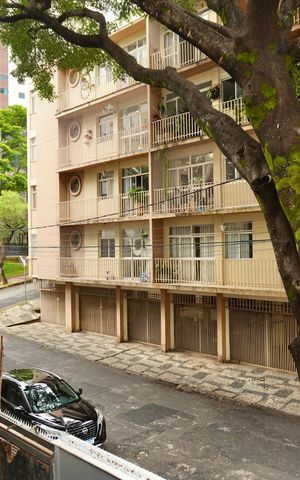 Apartamento à venda com 133m², 3 quartos e 3 vagas Apartamento à venda com 133m², 3 quartos e 3 vagasÁrea privativa - Vista