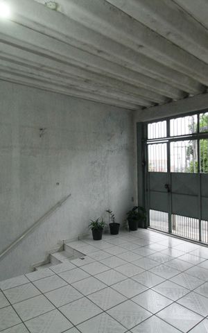 Casa à venda com 133m², 4 quartos e 2 vagasCasa