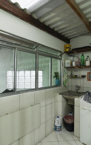 Casa à venda com 133m², 4 quartos e 2 vagasCasa 1