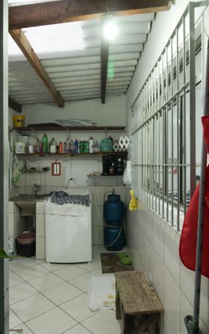 Casa à venda com 133m², 4 quartos e 2 vagasCasa 1