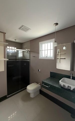 Casa de condomínio para alugar com 269m², 3 quartos e 4 vagas