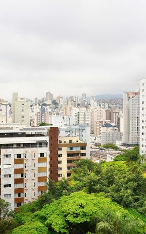 Apartamento à venda com 184m², 3 quartos e 4 vagas Apartamento à venda com 184m², 3 quartos e 4 vagasVista