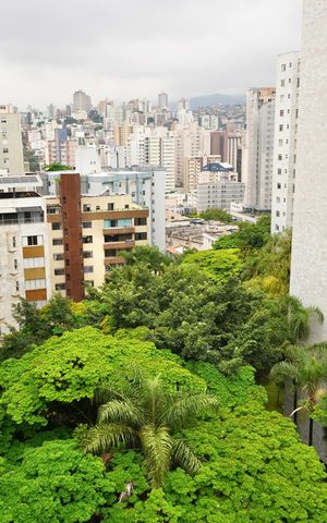 Apartamento à venda com 184m², 3 quartos e 4 vagas Apartamento à venda com 184m², 3 quartos e 4 vagasVista