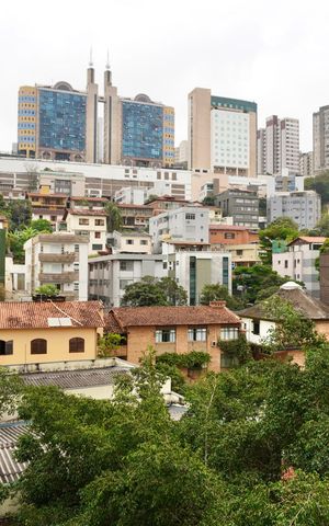 Apartamento à venda com 184m², 3 quartos e 4 vagas Apartamento à venda com 184m², 3 quartos e 4 vagasVista