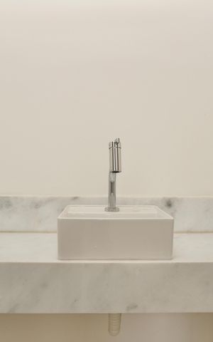 Apartamento à venda com 184m², 3 quartos e 4 vagas Apartamento à venda com 184m², 3 quartos e 4 vagasBanheiro das Semi-suítes