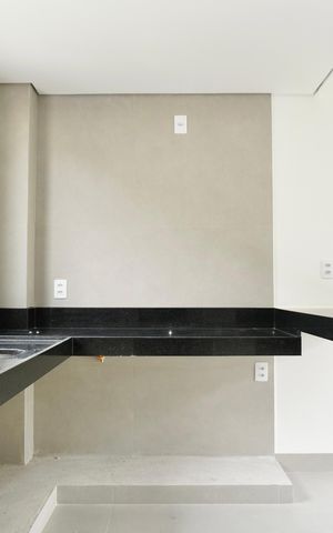 Apartamento à venda com 184m², 3 quartos e 4 vagas Apartamento à venda com 184m², 3 quartos e 4 vagasCozinha e Área de Serviço