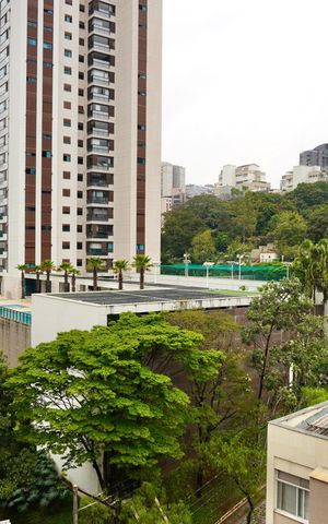 Apartamento à venda com 184m², 3 quartos e 4 vagas Apartamento à venda com 184m², 3 quartos e 4 vagasVista