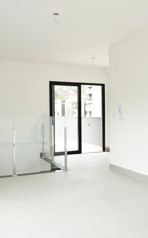 Apartamento à venda com 184m², 3 quartos e 4 vagas Apartamento à venda com 184m², 3 quartos e 4 vagasSala 2