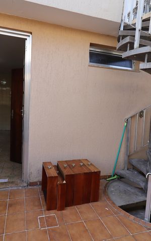 Casa à venda com 282m², 5 quartos e 2 vagasSuíte 4 - Varanda