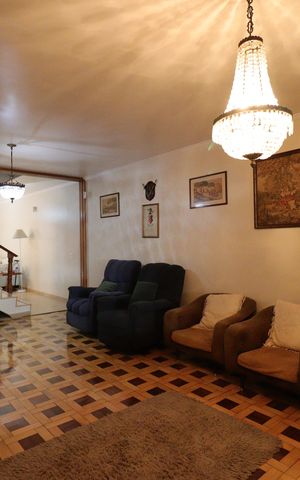 Casa à venda com 282m², 5 quartos e 2 vagasSala de Visita