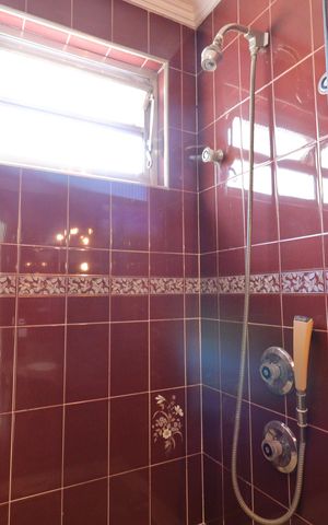 Casa à venda com 282m², 5 quartos e 2 vagasBanheiro da Suíte 3 e 4