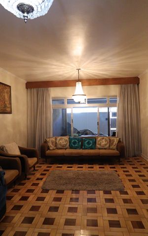 Casa à venda com 282m², 5 quartos e 2 vagasSala de Visita