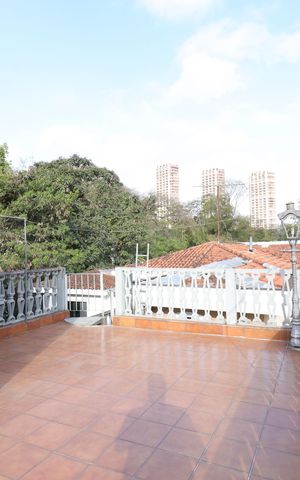 Casa à venda com 282m², 5 quartos e 2 vagasTerraço