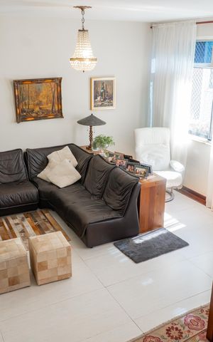 Casa de condomínio à venda com 120m², 3 quartos e 4 vagas Casa de condomínio à venda com 120m², 3 quartos e 4 vagasSala