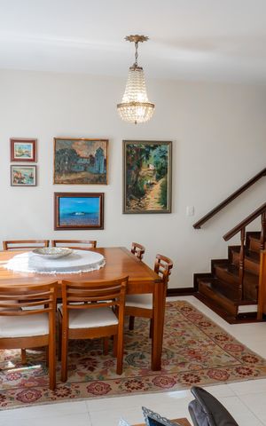 Casa de condomínio à venda com 120m², 3 quartos e 4 vagas Casa de condomínio à venda com 120m², 3 quartos e 4 vagasSala