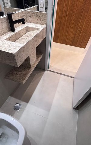 Apartamento para alugar com 72m², 3 quartos e 2 vagas Apartamento para alugar com 72m², 3 quartos e 2 vagasBanheiro