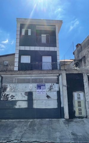 Casa para alugar com 30m², 1 quarto e sem vaga Casa para alugar com 30m², 1 quarto e sem vagaFachada + Placa