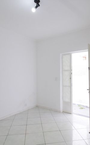 Casa para alugar com 71m², 1 quarto e sem vaga Casa para alugar com 71m², 1 quarto e sem vagaSala