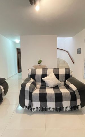 Casa à venda com 132m², 4 quartos e 2 vagasSala